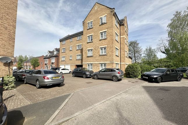 Flat for sale in Bramley Court, Luton Road, Dunstable