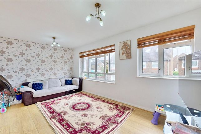 70, Nash Road, Romford photo 2