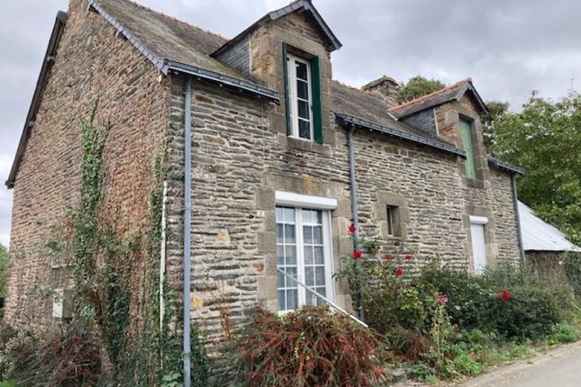 Detached house for sale in Caro, Bretagne, 56140, France