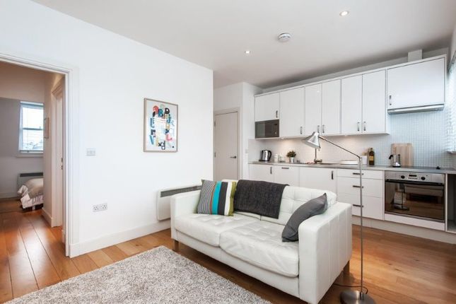 Thumbnail Flat for sale in Earls Court Road, London