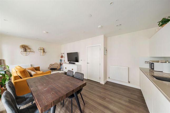 Flat for sale in Forest Road, London
