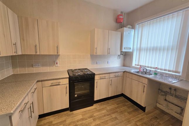 169, Astley Street, Dukinfield photo 3