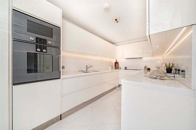 Flat 5, 14-15, Fitzhardinge Street, London photo 4