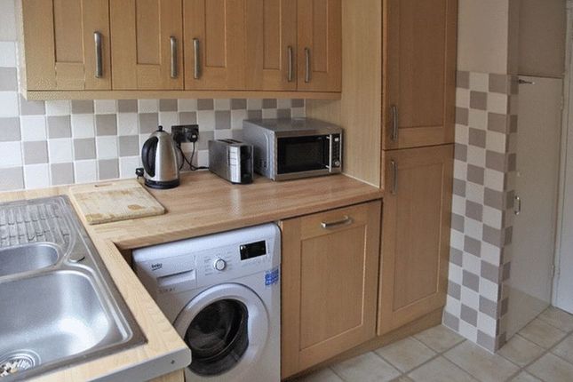 50, Stoneleigh Road, Clayhall Ilford photo 5