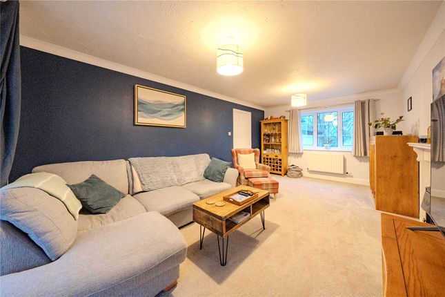 19, Chestnut Drive, Leeds photo 4