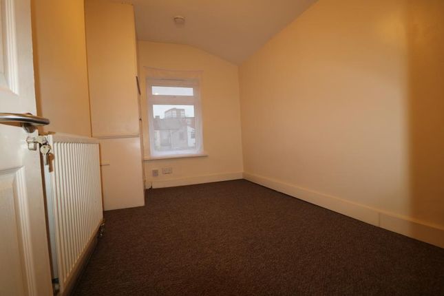 Thumbnail Room to rent in Connop Road, Enfield