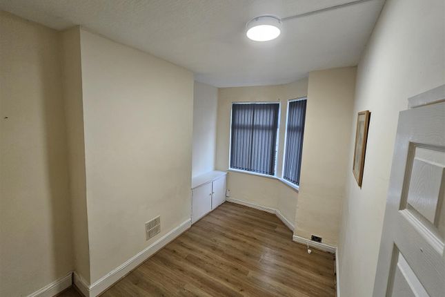 Terraced house to rent in Beard Road, Gorton, Manchester