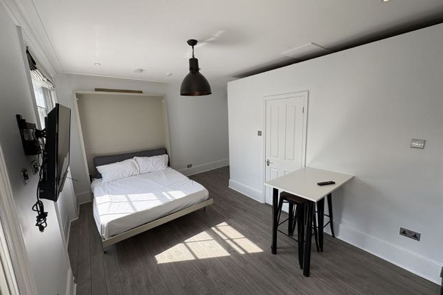 Studio flat on 22, 197, Gloucester Place, London, £2,275/mo