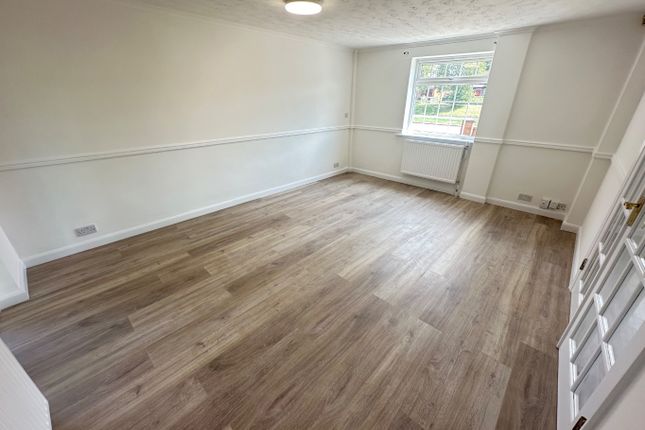 679A, Hitchin Road, Luton photo 3