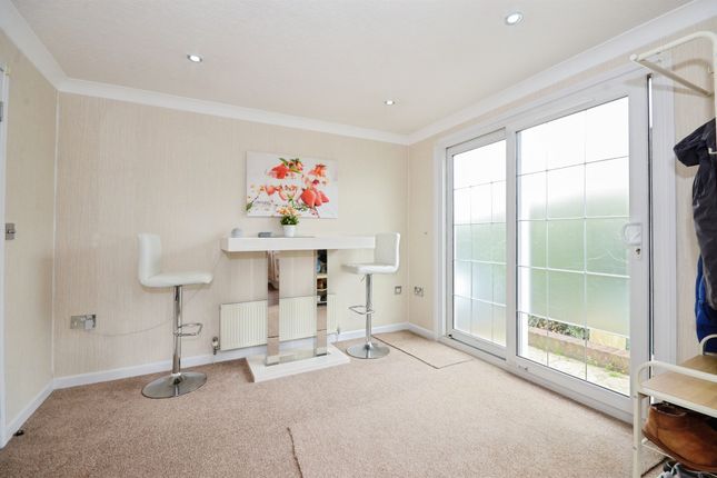 2, The Laurels, Half Moon Lane, Luton photo 3