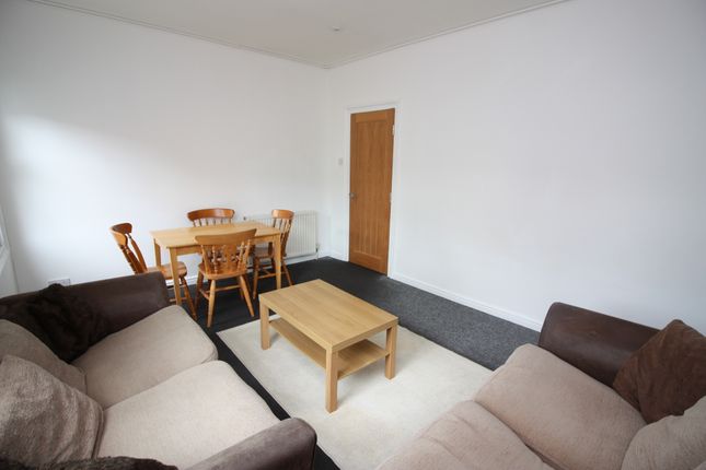 Flat 2, 4, Clifton Road, Exeter, Devon photo 2