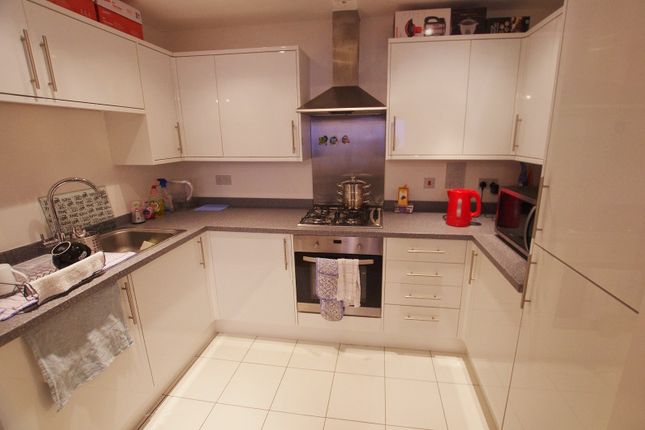 Flat to rent in Oliver Court, Ley Farm Close, Watford, Herts