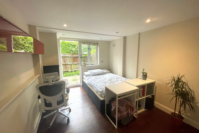 Thumbnail Studio to rent in Wilberforce Road, Finsbury Park