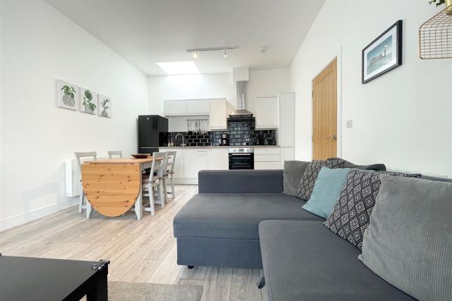 Open Plan Lounge Kitchen.Jpg