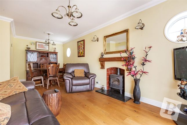 11, The Crescent, Upminster photo 4