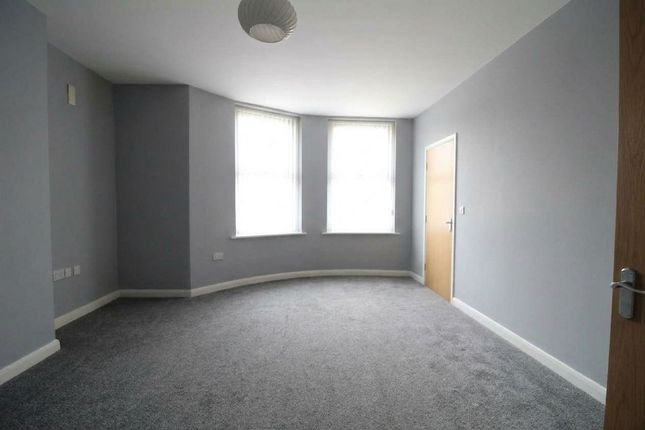 Flat 2, 221 Terminus Road, Eastbourne photo 4