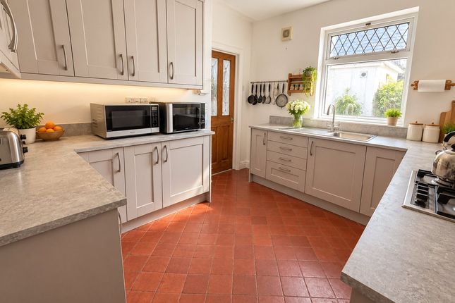 35, Hayston Avenue, Milford Haven photo 4