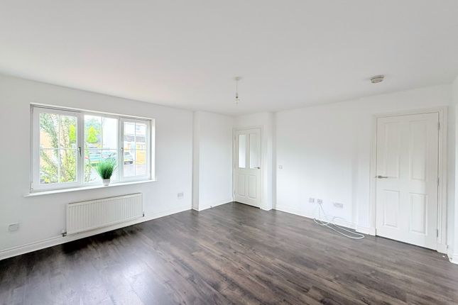49, Wester Newlands Drive, Reddingmuirhead photo 3