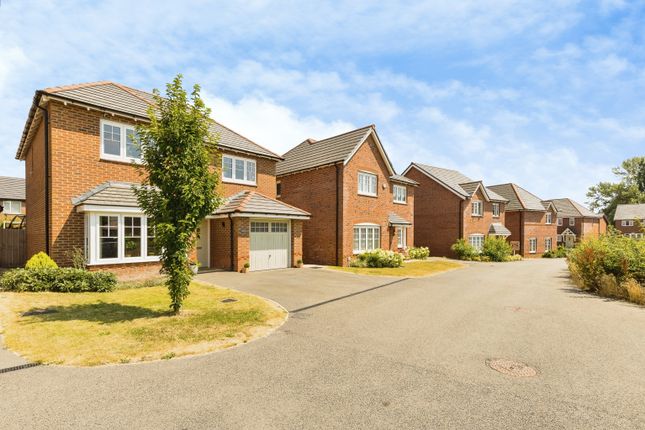 75, Carlton Meadows, Llay photo 2