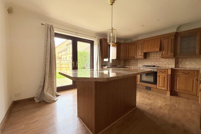 8, Thames Way, Great Yarmouth photo 3