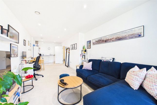 76,, Corio House, London photo 2