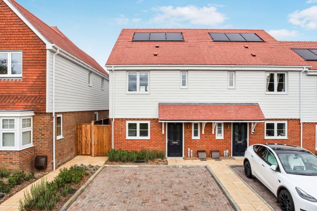 3-bed house on 17, Tonbridge, £2,200/mo