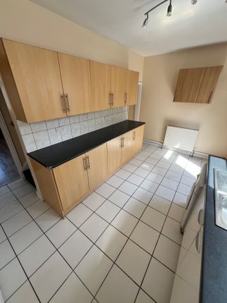 12, Lancaster Avenue, Barking photo 5