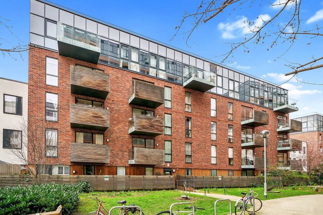 Thumbnail Flat for sale in Violet Road, Mile End, London
