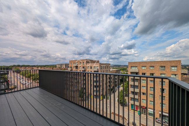 47, Darter House, Woodberry Down, London photo 4