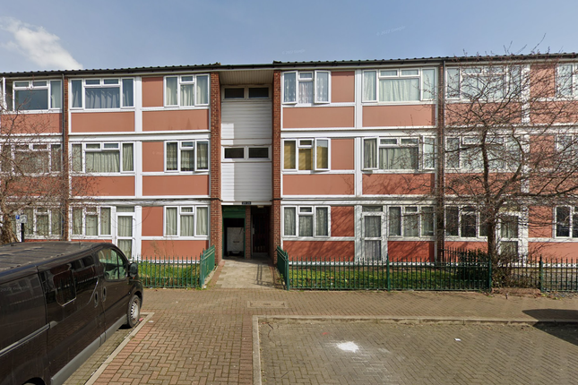 1-bed flat on 33, Greenhill Grove, London, £200,000