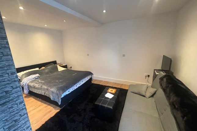 32, Pool Road, Leicester photo 5