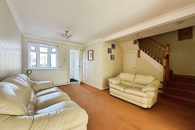 82, Meadowcroft, Manchester photo 4