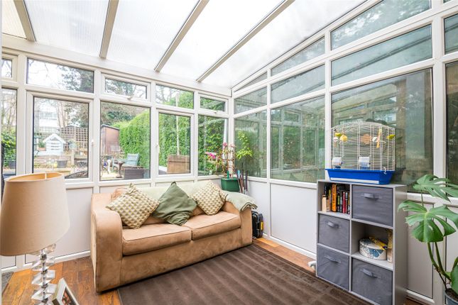 Terraced house for sale in Sunray Avenue, London