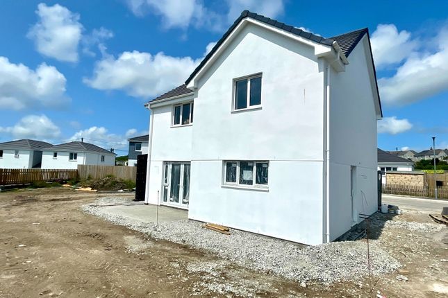 18, Bryanick Vale, St Austell photo 3