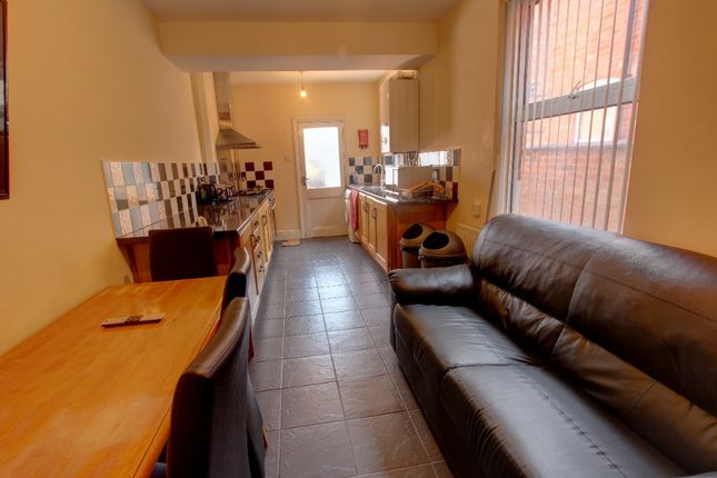 Terraced house to rent in Mayfield Road, Clarendon Park, Leicester