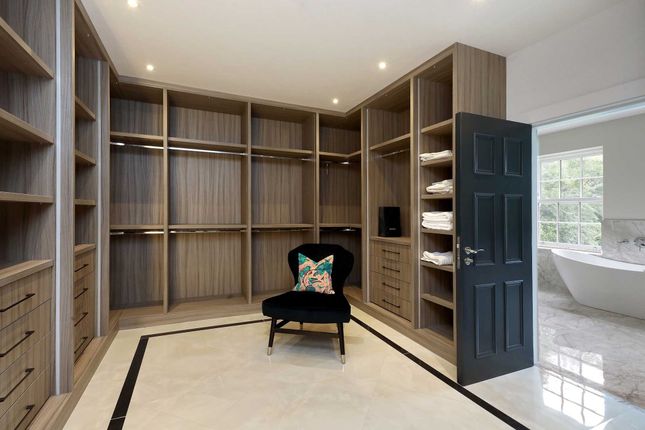 Walk-In-Wardrobe