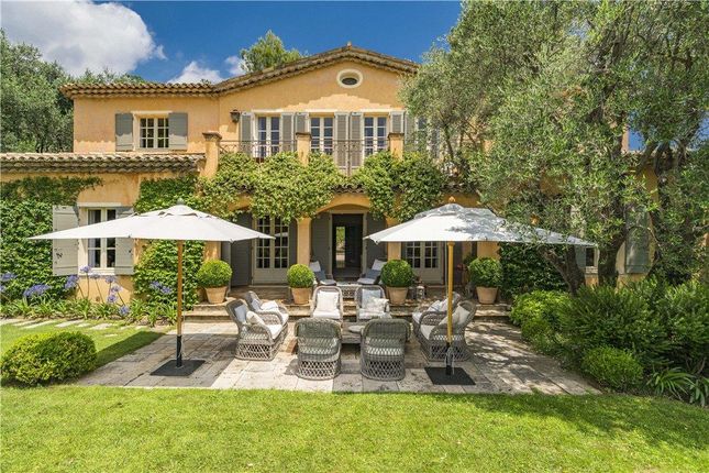 Villa for sale in Chateauneuf-Grasse, Alpes Maritimes, Provence Alpes Cote D'azur, France, France
