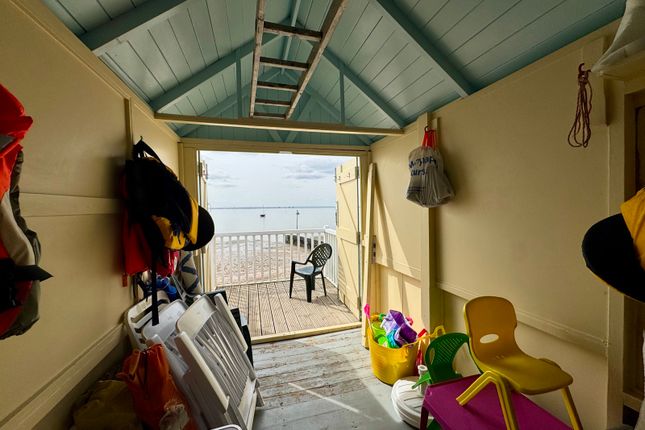 Beach Hut 381, Thorpe Bay photo 3