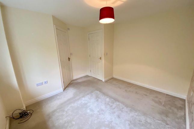 Town house for sale in Victoria Court, Longwood, Huddersfield