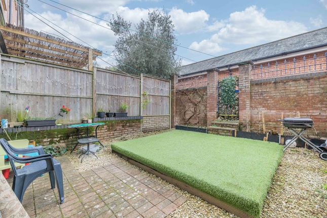 8, Gardeners Place, Canterbury photo 4