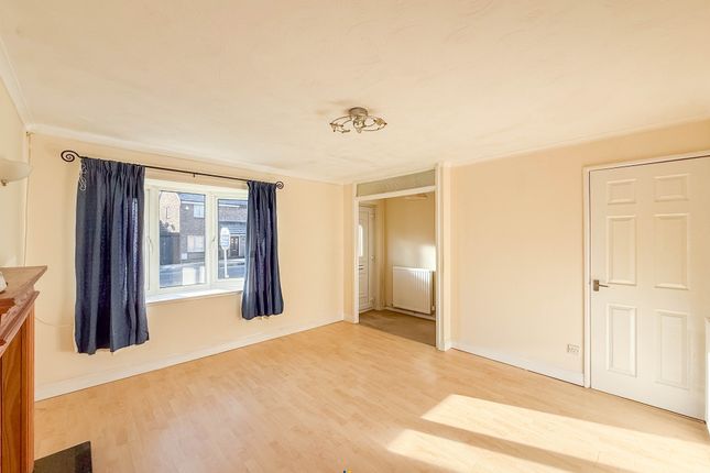 1, Spinney Drive, Nuneaton photo 5