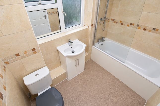 24, Treharne Flats, Pontypridd photo 4