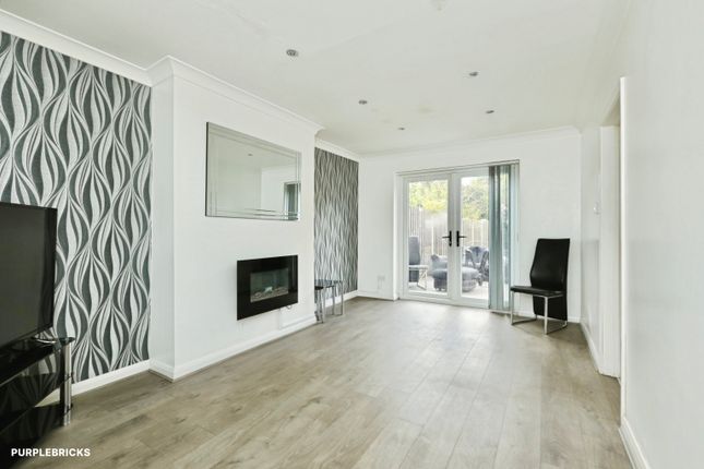 38, Newmarket Road, Cantley photo 4