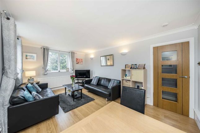Flat 9, 60, Nightingale Lane, LONDON photo 2