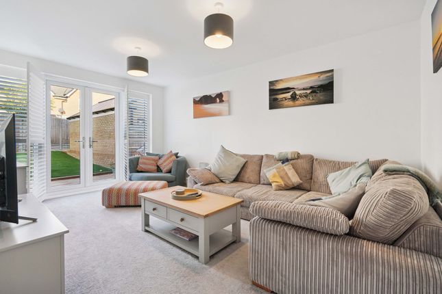 20 Holloway Lane, Witney photo 3