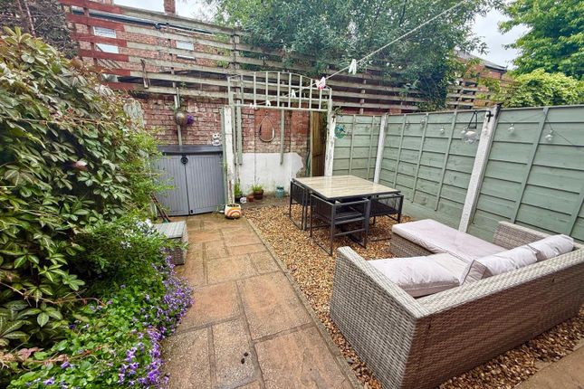 11, St. Johns Road, Macclesfield photo 2