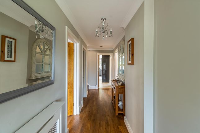 27, Park Road, Smallfield photo 2