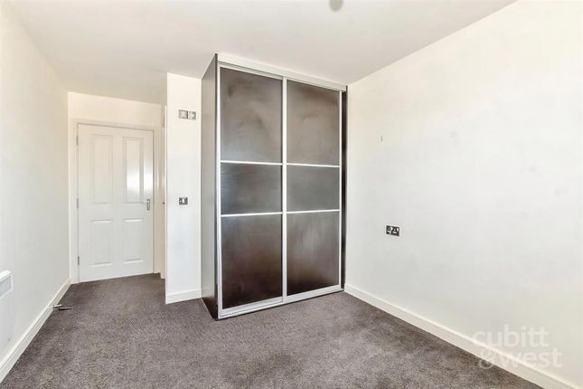 38, Admirals House, Gisors Road, Southsea photo 4