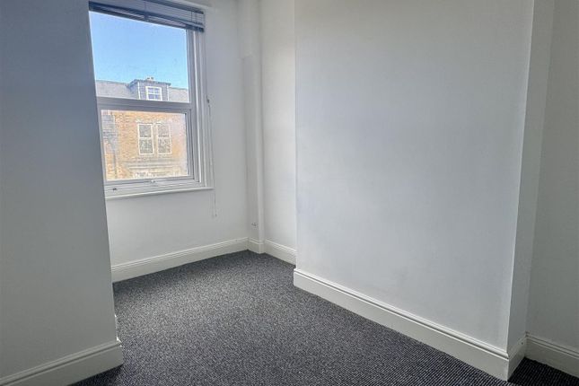 Flat 2, 1, Cromwell Terrace, Scarborough photo 4