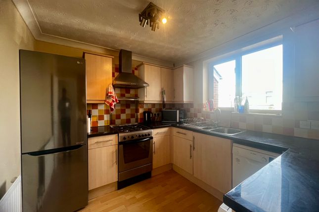 End terrace house to rent in Broadway, Didcot